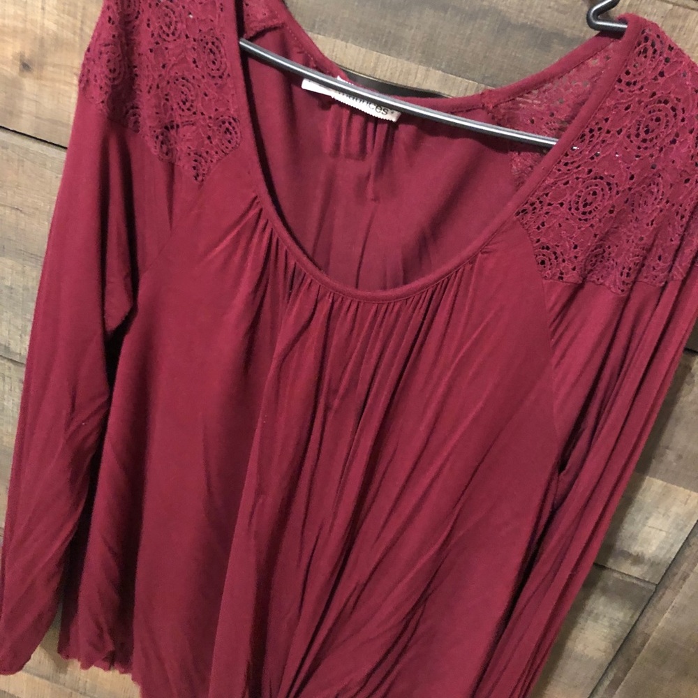 Cute burgundy top